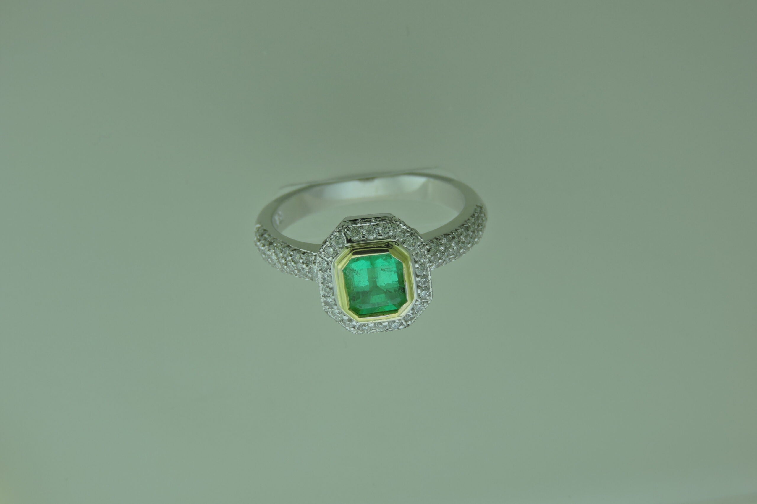Ladie's Emerald  Ring — Bendor Jewelry, Los Angeles